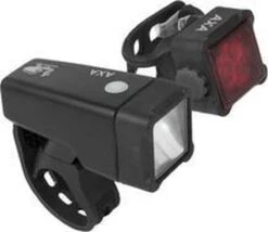 AXA Niteline T4R LED Fietslampjes Voor En Achter - Fietsverlichting USB Oplaadbaar -Fietsuitrusting Winkel 1200x1040 2