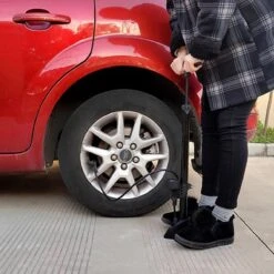 Matzwarte Fietspomp Met Drukmeter én Extra Ventielen - Multifunctioneel Mondstuk – Schrader En Presta – Aluminium Lichtgewicht Vloerpomp – Ballenpomp/ Scooterpomp/ Autobandenpomp -Fietsuitrusting Winkel 1200x1200 1163