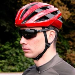 BBB Cycling FullView Fietsbril - Frameless Zonnebril - Wielrenbril Met 3 Lenzen - Glanzend Zwart - BSG-63 20 BBB Cycling FullView Fietsbril - Frameless Zonnebril - Wielrenbril Met 3 Lenzen - Glanzend Zwart - BSG-63 -Fietsuitrusting Winkel 1200x1200 352