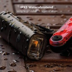 LifeGoods LED Fietsverlichting Set - Voorlicht En Achterlicht - USB Oplaadbaar - Zwart -Fietsuitrusting Winkel 1200x1200 558