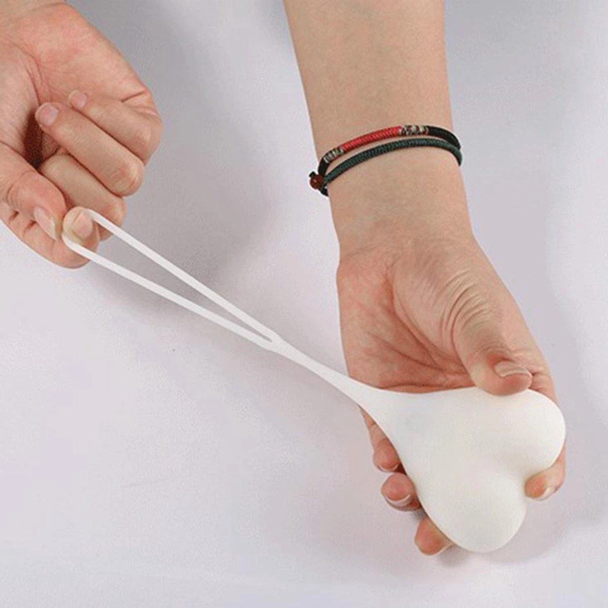 LOUZIR Opvallend Waterproof Fiets Led Achterlicht In De Vorm Van Een Slingerende Balzak(met Rode, Lichtgevende Ballen!) 7 LOUZIR Opvallend Waterproof Fiets Led Achterlicht In De Vorm Van Een Slingerende Balzak(met Rode, Lichtgevende Ballen!) - Afbeelding 5