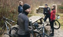 AGU Softshell Fietsmuts II - Zwart - L/XL - Winddicht -Fietsuitrusting Winkel 1200x700 12