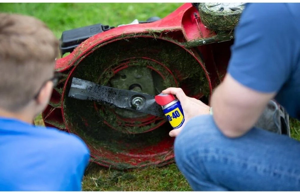 WD-40® Smart Straw® Multi-Use Product - 450ml - Multispray - Smeermiddel, Ontvetter En Anti-Corrosie 4 WD-40® Smart Straw® Multi-Use Product - 450ml - Multispray - Smeermiddel, Ontvetter En Anti-Corrosie - Afbeelding 2