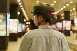 Livall C20 Black Large - (Smart) Fietshelm - SOS Funtie - Smart Verlichting - Remlicht -Fietsuitrusting Winkel 1200x796 2