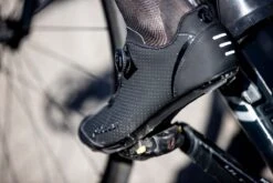 Rogelli R-400 Race - Fietsschoenen Voor Wielrennen - Unisex - Maat 44 - Zwart 18 Rogelli R-400 Race - Fietsschoenen Voor Wielrennen - Unisex - Maat 44 - Zwart -Fietsuitrusting Winkel 1200x800 200