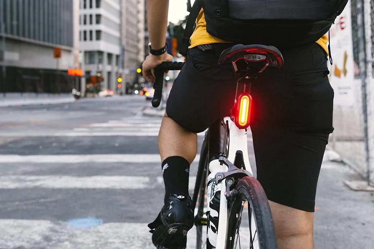 Kryptonite Avenue F-150 / R-75 Verlichtingset LED Accu - Zwart 6 Kryptonite Avenue F-150 / R-75 Verlichtingset LED Accu - Zwart - Afbeelding 4