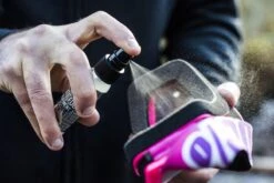 Muc-Off Anti-Fog Treatment Anti Aandamp 32ml 12 Muc-Off Anti-Fog Treatment Anti Aandamp 32ml -Fietsuitrusting Winkel 1200x801 15