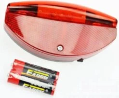 Benson Achterlicht / Staartreflector - Voor Fiets - 3x LED - Universeel - Batterijachterlicht Met Reflector 17 Benson Achterlicht / Staartreflector - Voor Fiets - 3x LED - Universeel - Batterijachterlicht Met Reflector -Fietsuitrusting Winkel 1200x985 5