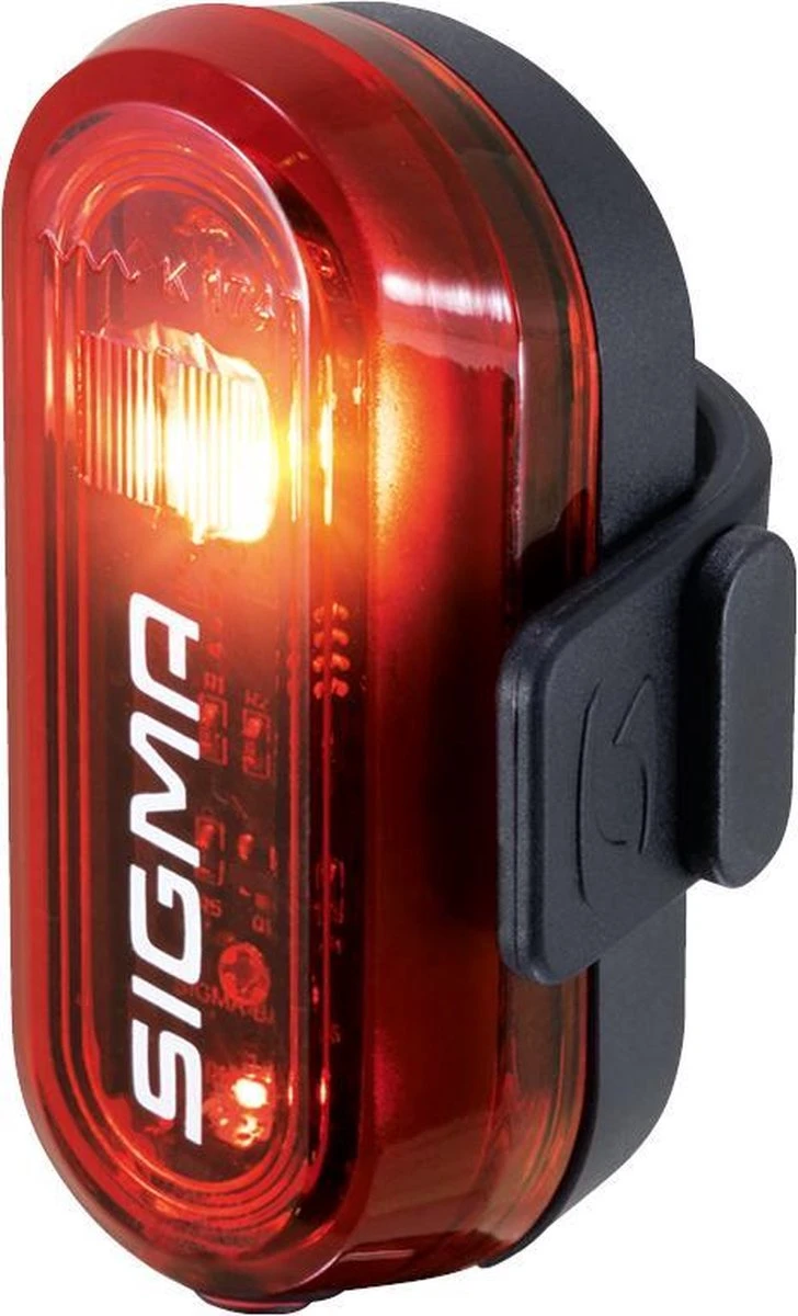 Sigma Sport AURA 30 Fietsverlichting Set - Led Koplamp 30 Lux - CURVE Achterlicht - Inclusief Batterijen 12 Sigma Sport AURA 30 Fietsverlichting Set - Led Koplamp 30 Lux - CURVE Achterlicht - Inclusief Batterijen - Afbeelding 10