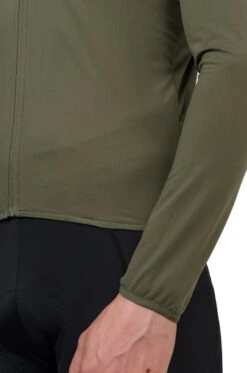AGU Thermo Fietsshirt Lange Mouwen Essential Heren - Army Green - XL -Fietsuitrusting Winkel 794x1200 2