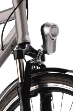 AXA City Battery - 4 Lux - Fietslamp Voorlicht - LED Koplamp - Fietsverlichting Op Batterij -Fietsuitrusting Winkel 796x1200 2