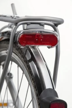 AXA Riff Battery - Fiets Achterlicht - LED Fietsverlichting Op Batterij - 50-80 Mm - Rood -Fietsuitrusting Winkel 798x1200 3