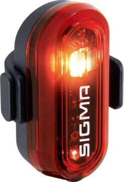 Sigma Sport AURA 30 Fietsverlichting Set - Led Koplamp 30 Lux - CURVE Achterlicht - Inclusief Batterijen 33 Sigma Sport AURA 30 Fietsverlichting Set - Led Koplamp 30 Lux - CURVE Achterlicht - Inclusief Batterijen -Fietsuitrusting Winkel 820x1200