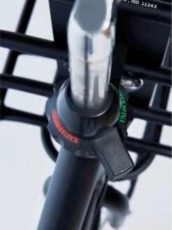 Cortina U4 - Stadsfiets - D50 - Jet Black Matt - R3 -Fietsuitrusting Winkel 901x1200